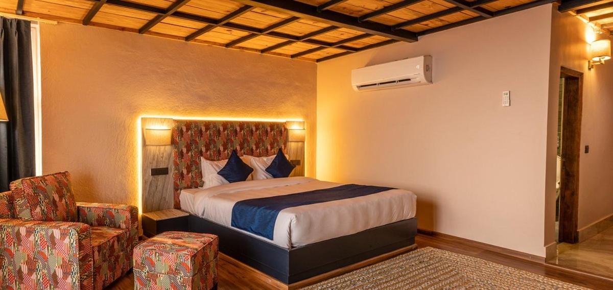 Tiaraa Jujurana Resort T Pathyar Exterior photo